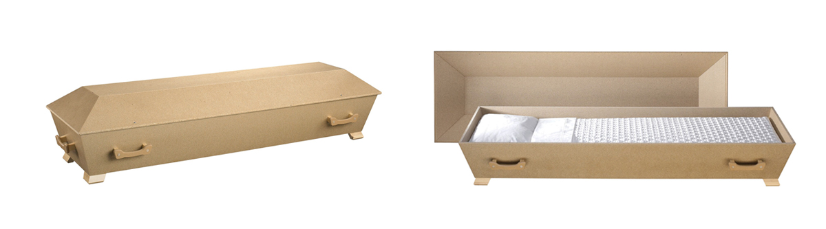 Umalt kiste i spon fra Jølstad bagravelsesbyrå