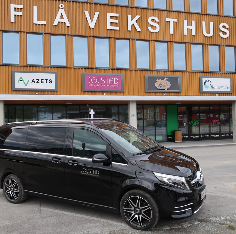 Utsiden av kontoret til begravelsesbyrået i Flå